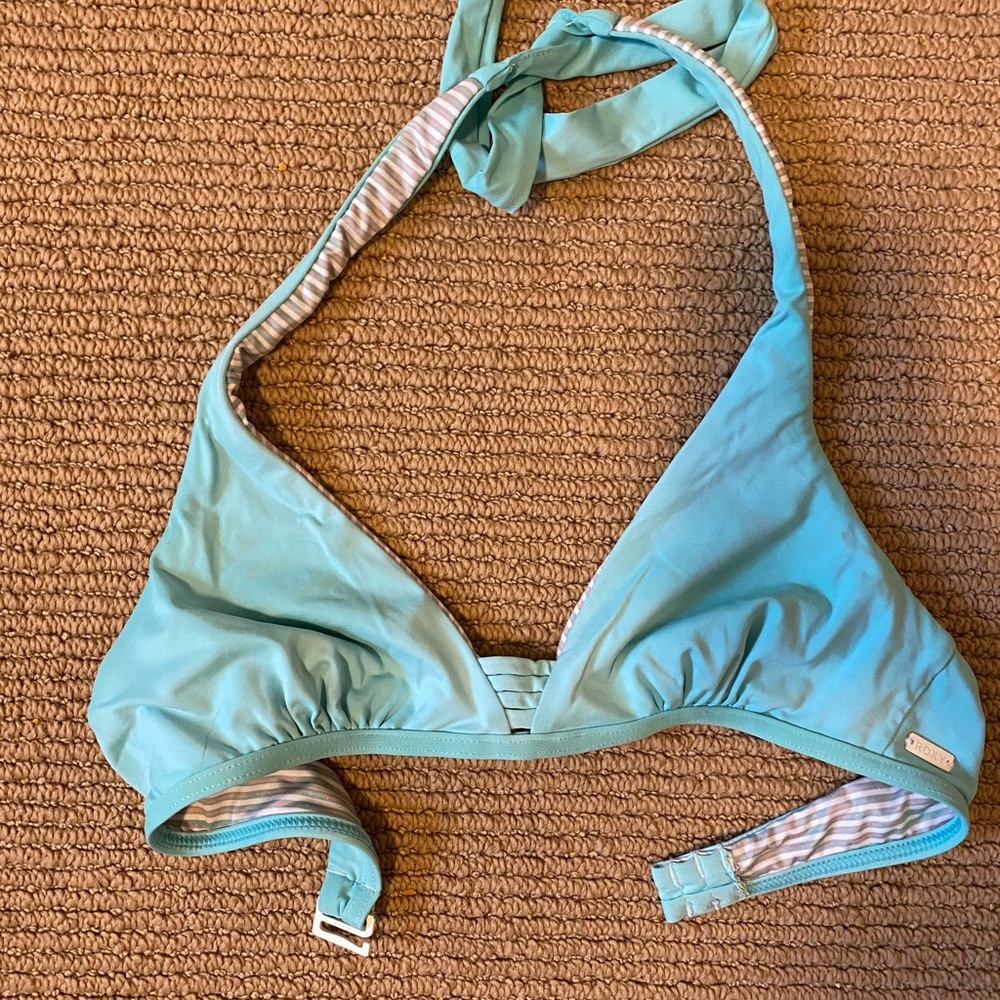 Reversible swim suit top